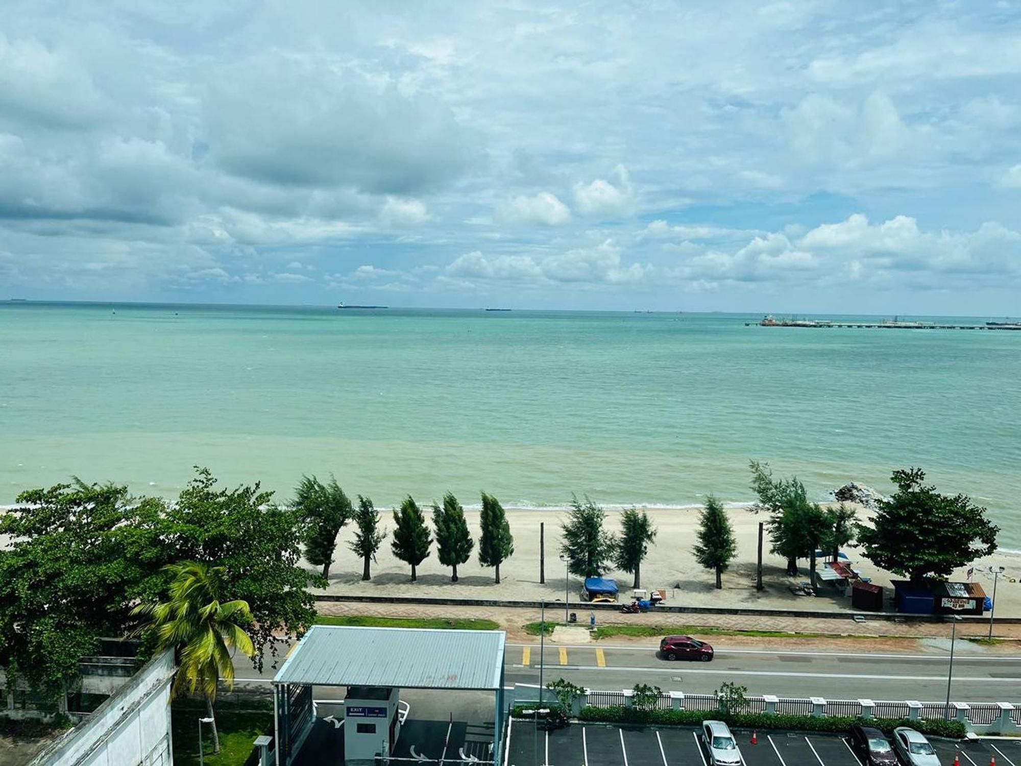 Mutiara Melaka Beach Resort By Glex Tangga Batu Extérieur photo