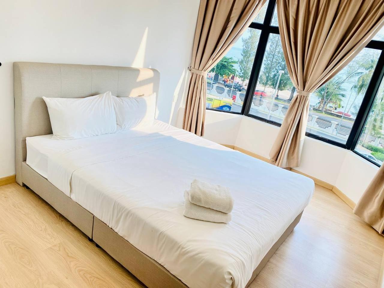 Mutiara Melaka Beach Resort By Glex Tangga Batu Extérieur photo